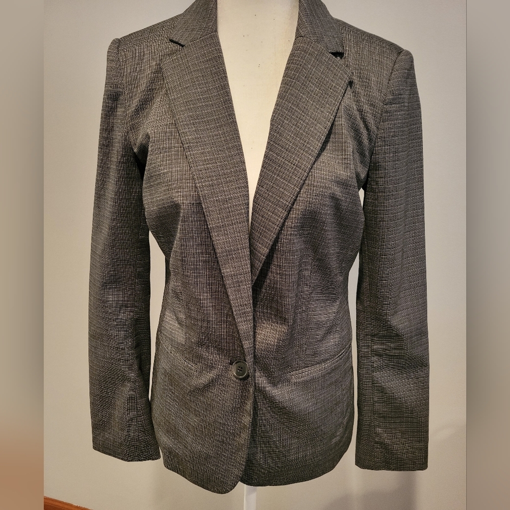 212 Collection Gray Skirt Suite